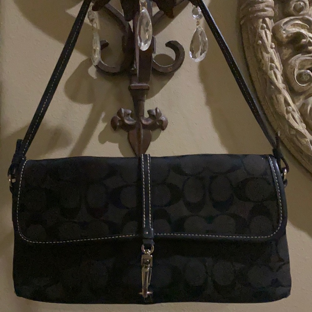 Rare to find & better than NEW! 100% Authentic Coach Signature C Purse F2J-6348